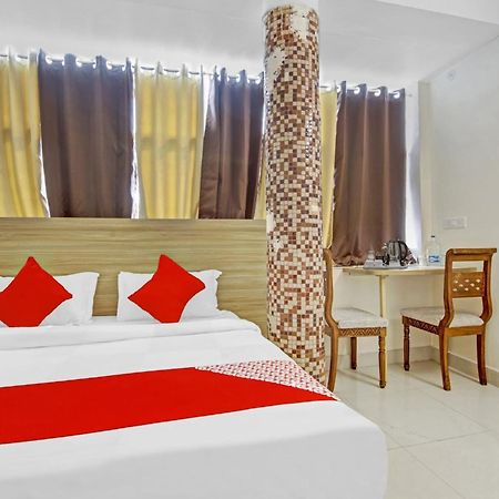 Oyo Flagship 80772 Hotel The Grand Rdc Ghaziabad Ngoại thất bức ảnh