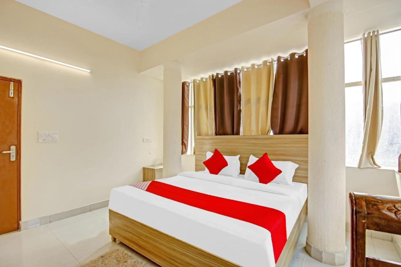 Oyo Flagship 80772 Hotel The Grand Rdc Ghaziabad Ngoại thất bức ảnh