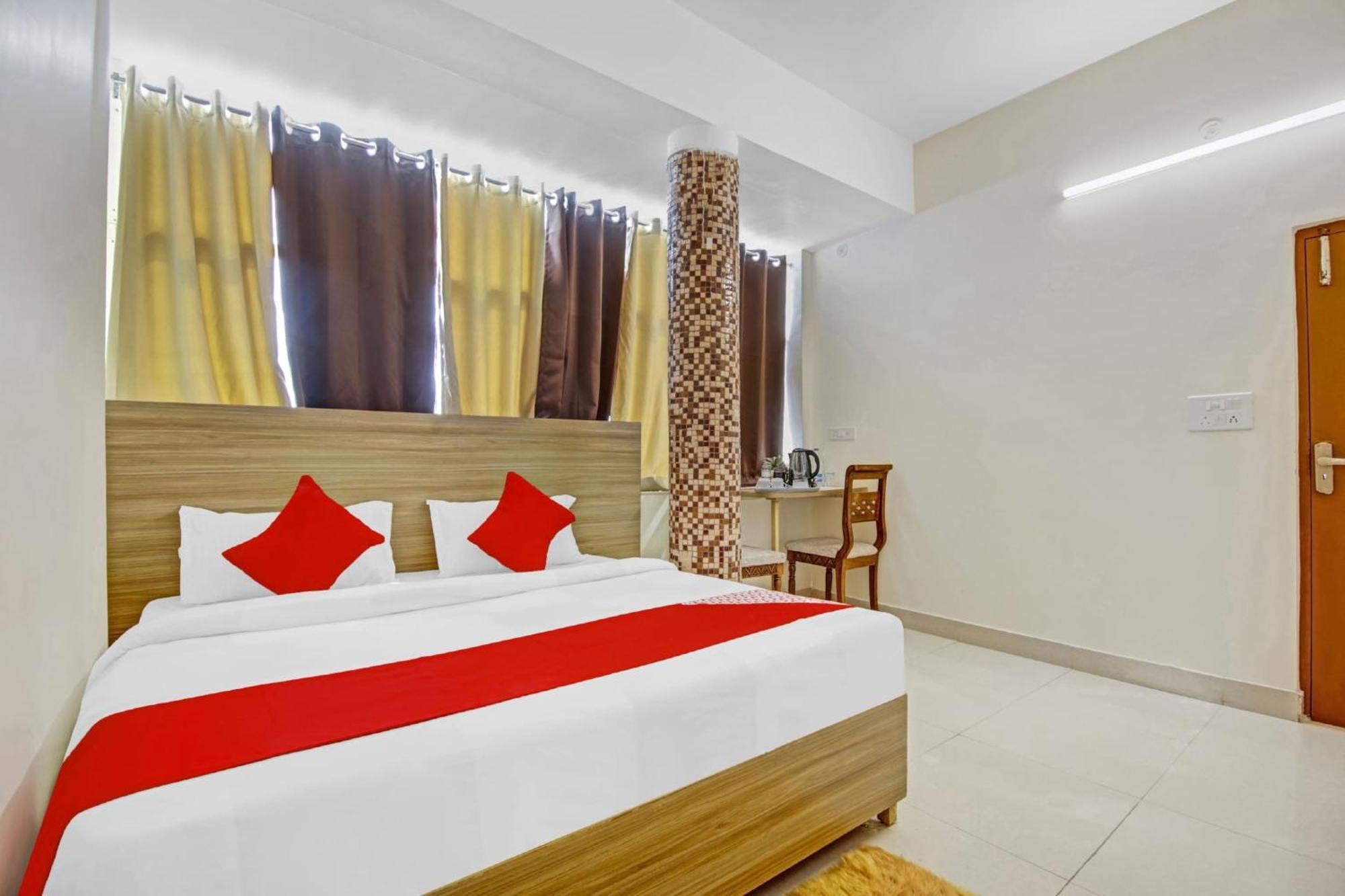 Oyo Flagship 80772 Hotel The Grand Rdc Ghaziabad Ngoại thất bức ảnh