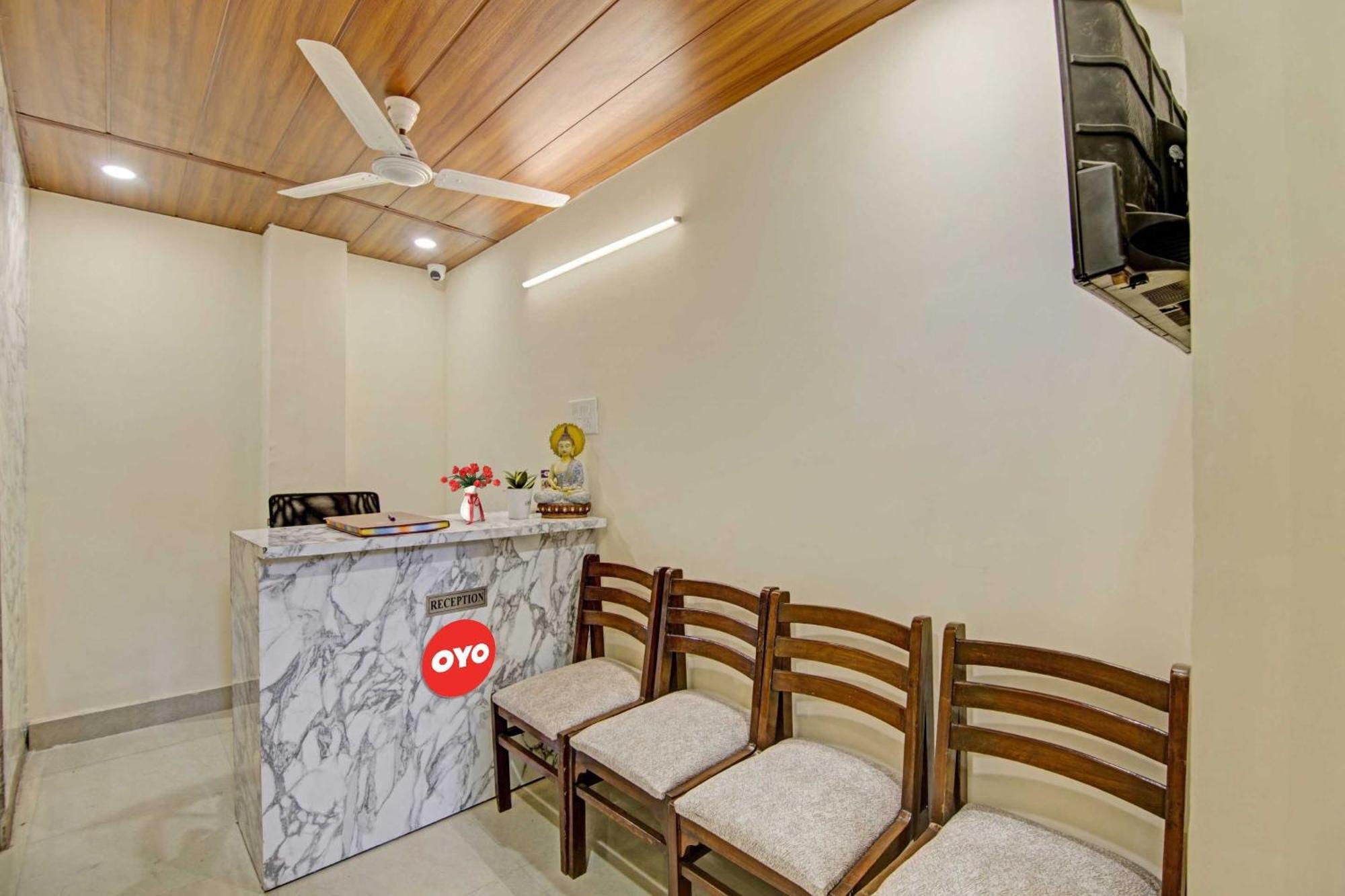 Oyo Flagship 80772 Hotel The Grand Rdc Ghaziabad Ngoại thất bức ảnh