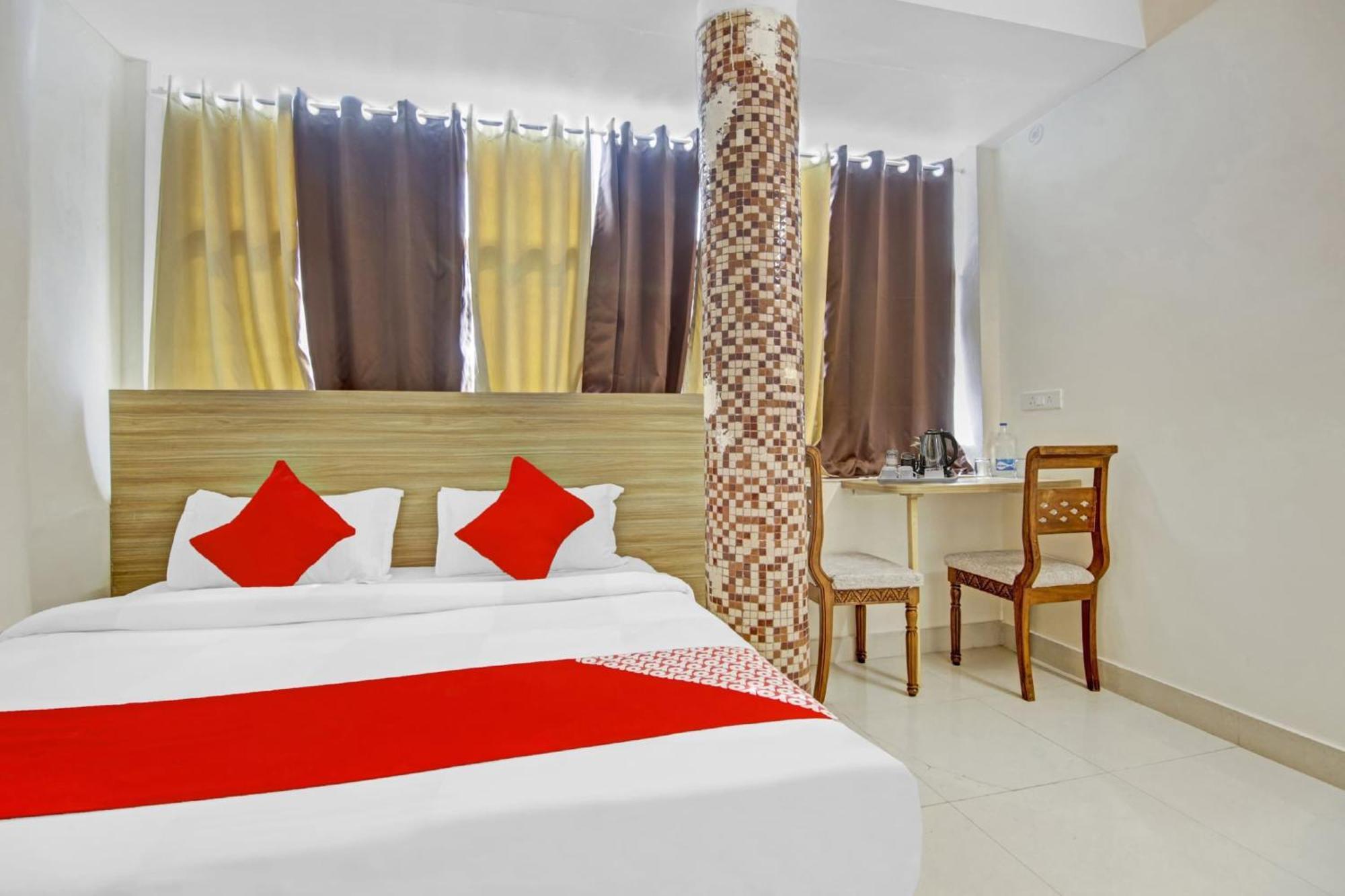 Oyo Flagship 80772 Hotel The Grand Rdc Ghaziabad Ngoại thất bức ảnh